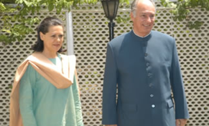 Sona Gandhi in salwar