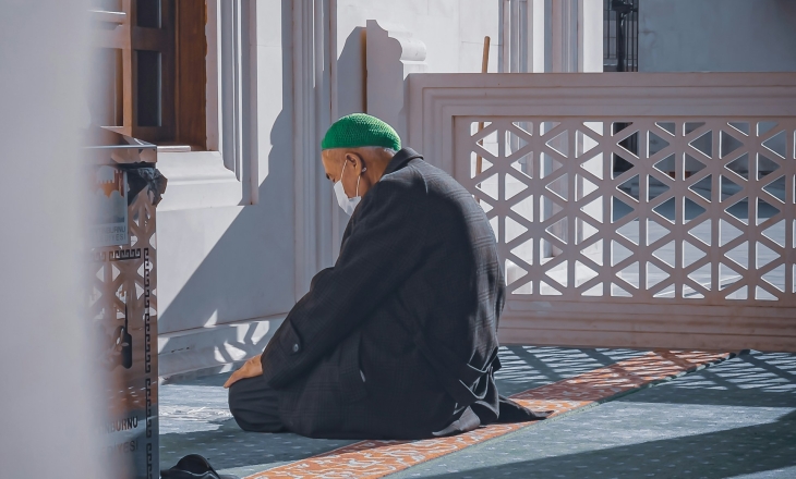 Muslim prays