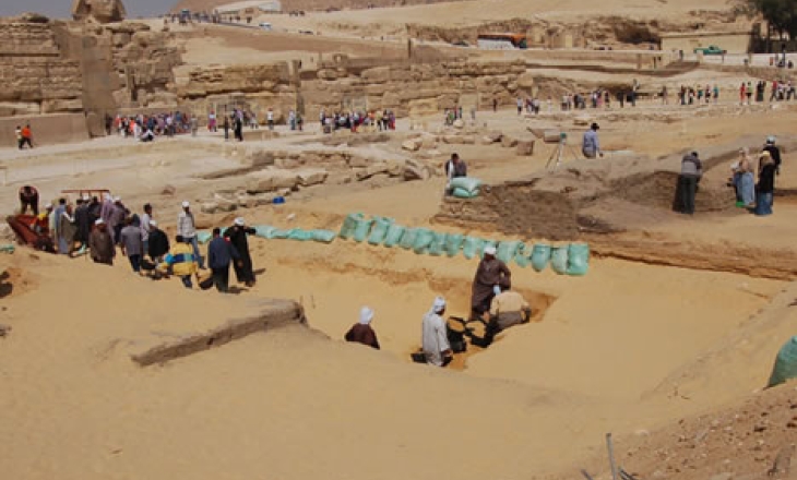 Egyptian archaeologists